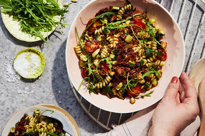 rocket mince pasta salad with endori veggie hack | endori