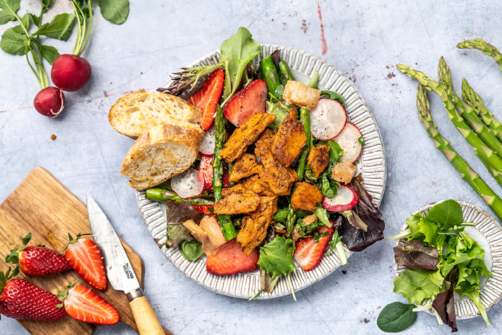 Rhabarber Spargel Salat mit endori veggie pulled thymian knoblauch Rhabarber Spargel Salat mit endori veggie pulled thymian knoblauch