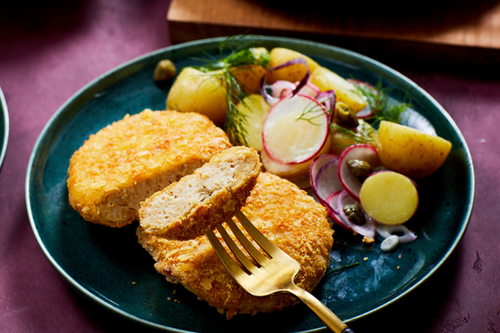 Kartoffelsalat mit endori veggie schnitzel Kartoffelsalat mit endori veggie schnitzel