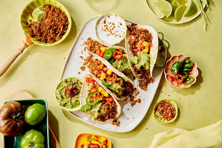 Fruchtige Tacos mit Mango-Salsa und endori veggie hack (roh) Fruchtige Tacos mit Mango-Salsa und endori veggie hack (roh)