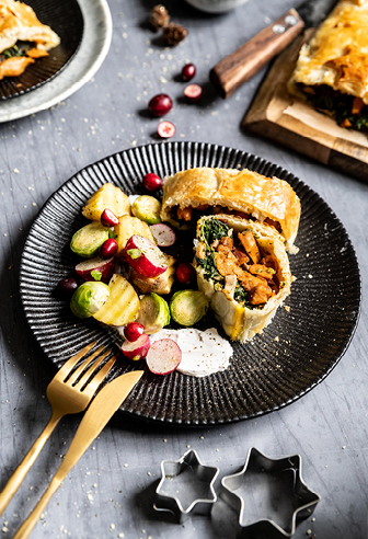 Vegan Wellington mit winterlichem Ofengemüse Vegan Wellington mit winterlichem Ofengemüse